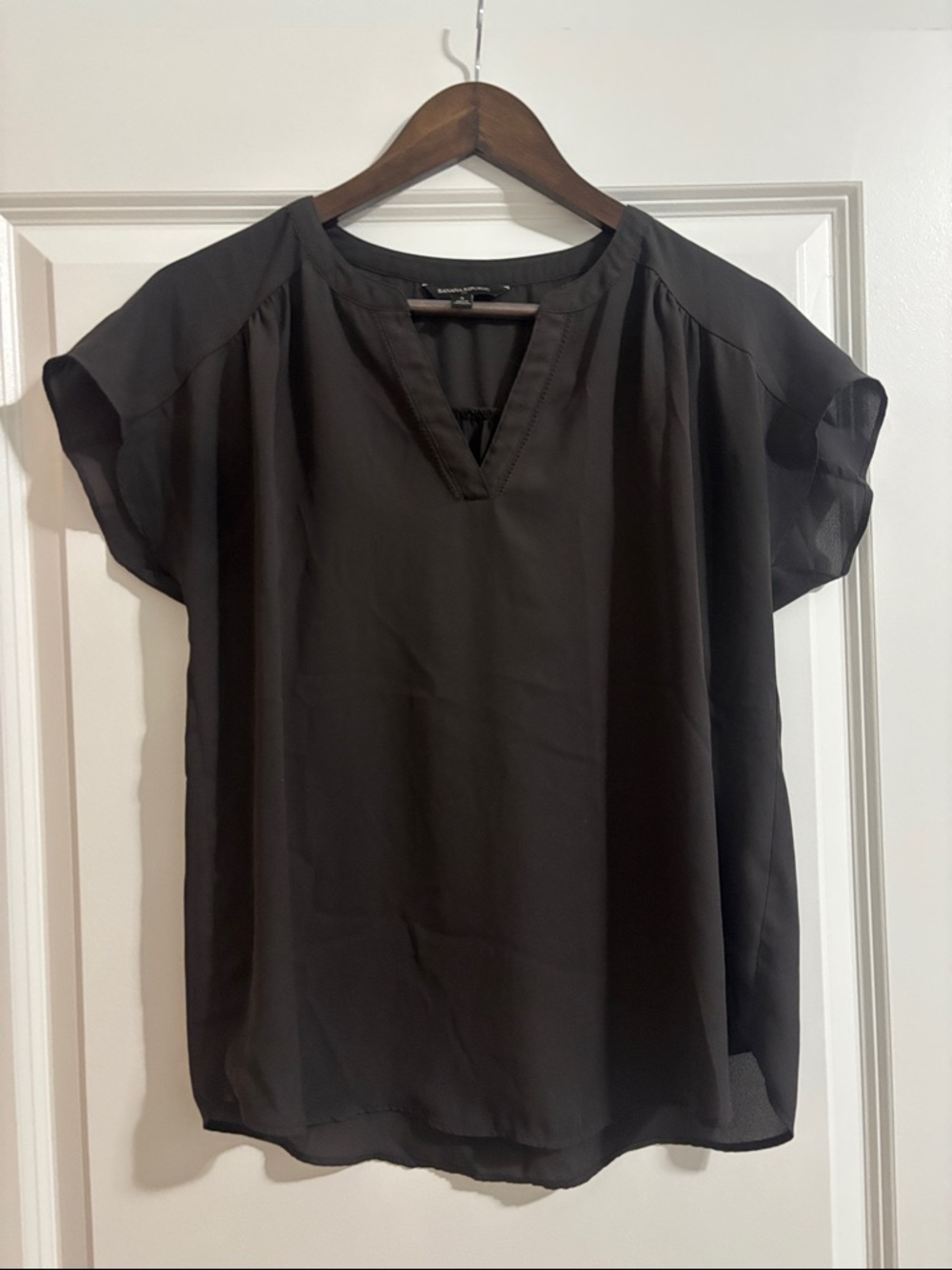 Banana Republic Black Cap Sleeve V-Neck Blouse